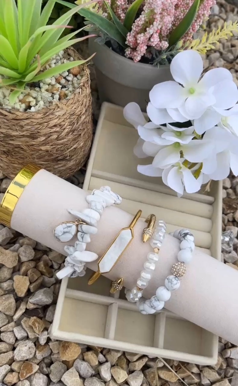Druzy Quartz and Howlite Bracelet Set