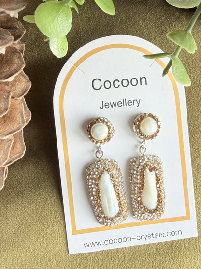 Pearls & Crystals Drop earrings