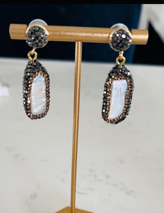 Lightweight Baroque Pearl Drop Earrings