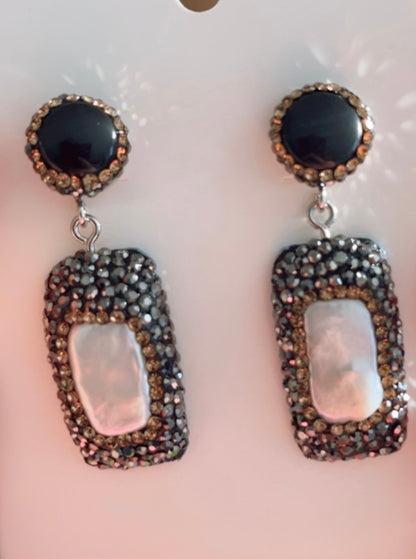 Black Gemstone & Pearl