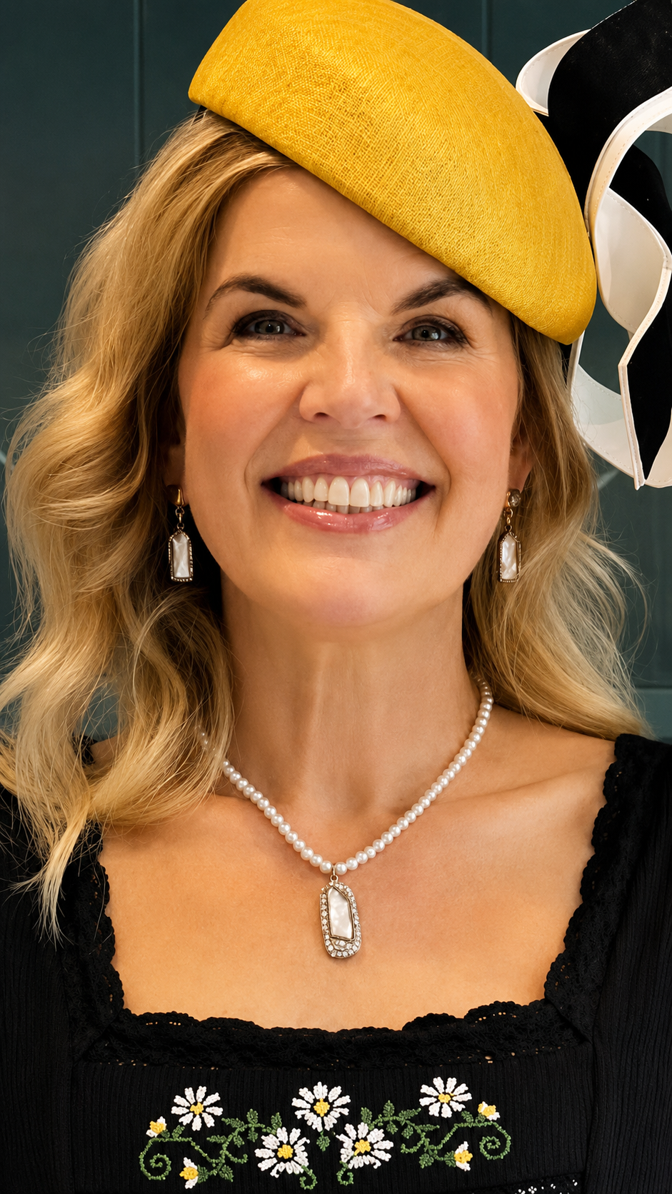 Pearl Necklace with Baroque Pendant