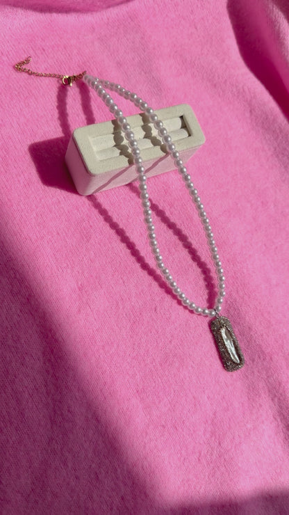 Pearl Necklace with Baroque Pendant