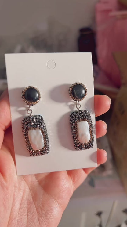 Black Gemstone & Pearl